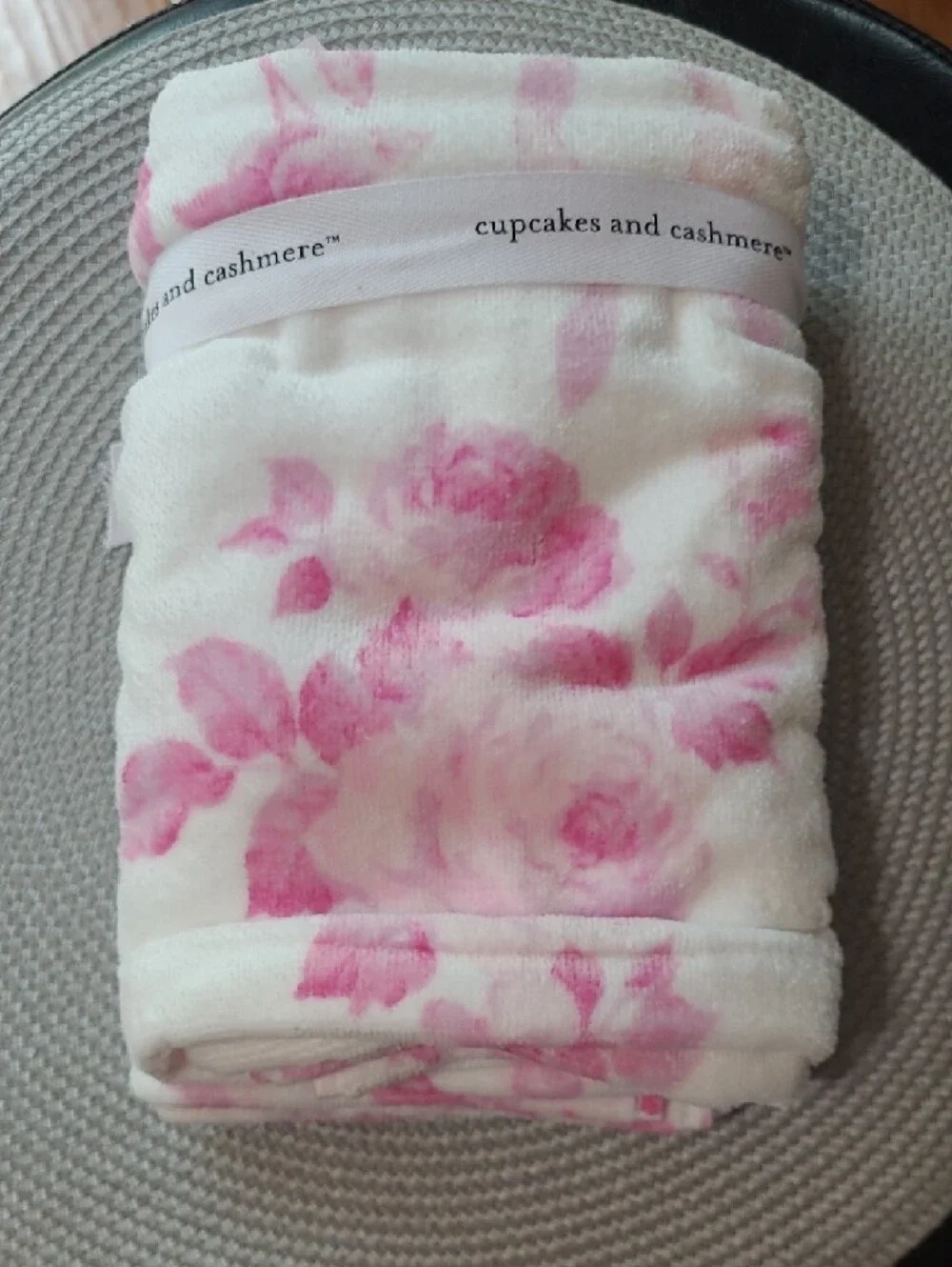 Cupcakes and Cashmere Floral Hand Towels